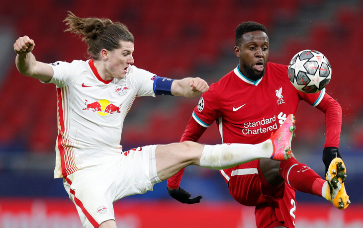 爱游戏在线服务-关于埃因霍温训练开放日；国际比赛日远射贴柱引欢呼；英超在即；身体对抗强度拉满的信息